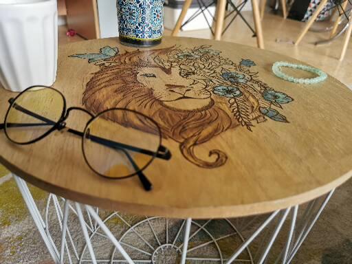 Table Lion