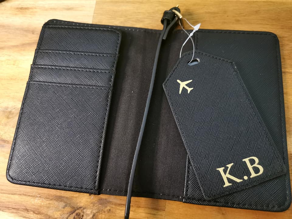 Protège passeport + Etiquette bagage