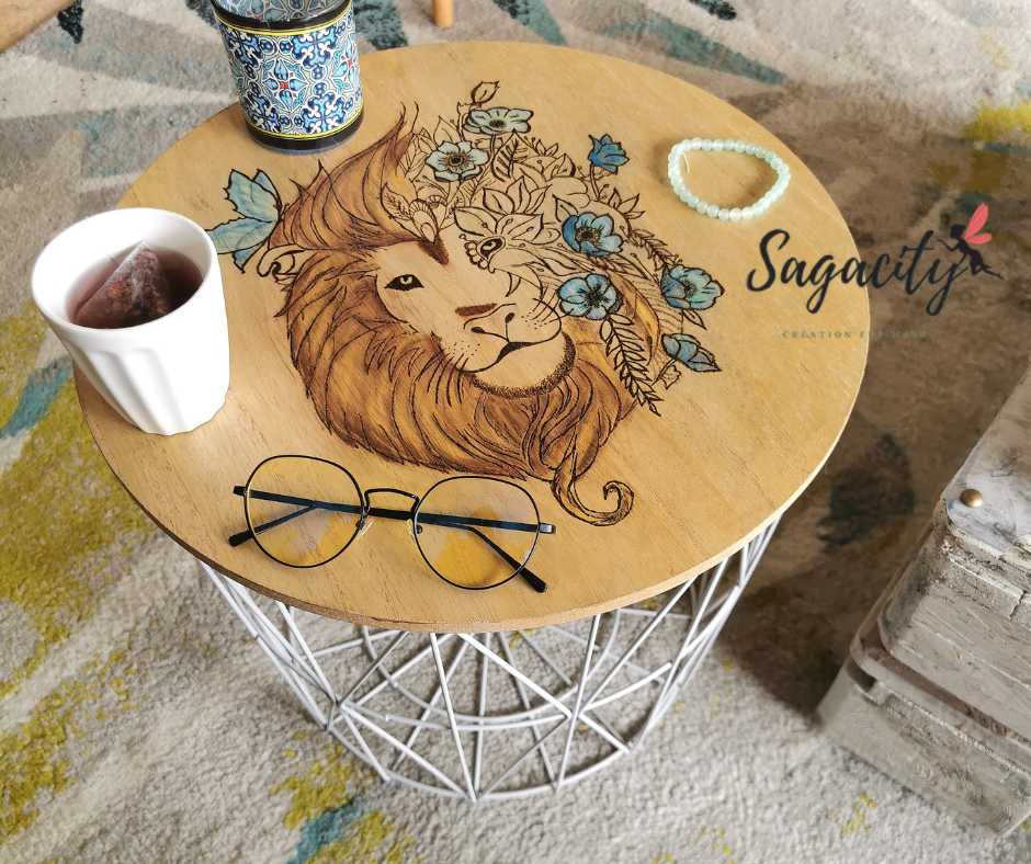 Table Lion